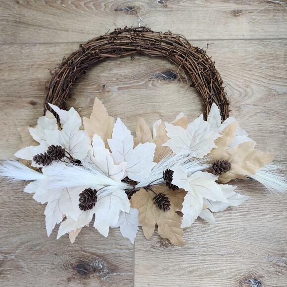 Harvest Grapevine and Cream Oak Leaf Wreath - Picture 1 of 3